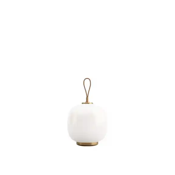 VL45 Radiohus Portable Bordslampa Opal White/Brass Endast denna vecka